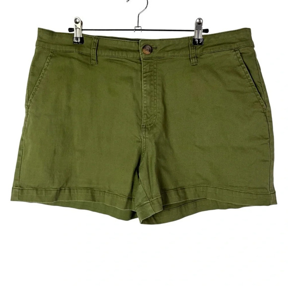 DIP Moss Green Flat Front Chino Shorts 16 - Picture 1 of 4